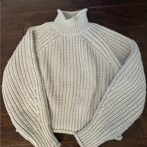H&M Chunky Cream Knit Turtleneck Sweater | Cozy Minimal Neutral Medium - Picture 3 of 3